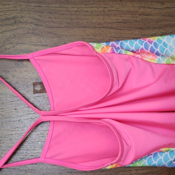 Swimsuit - Picture 6 of 6